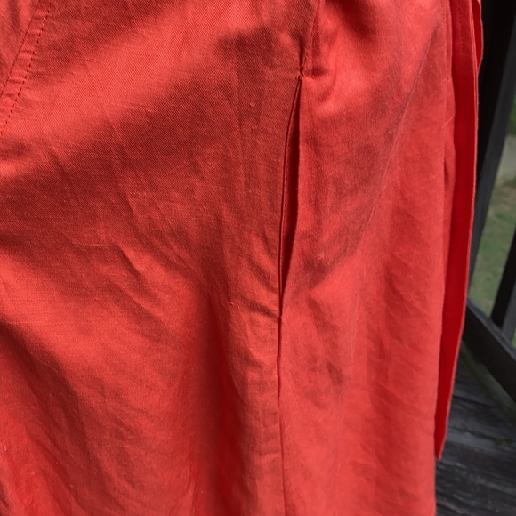 Appraisal Dress hidden button front closure. - Picture 7 of 10